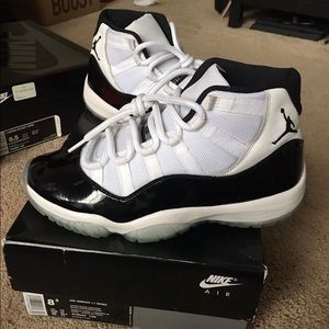 Size 8.5 Concord 11s